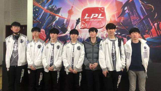 运动员们在 运动员们在